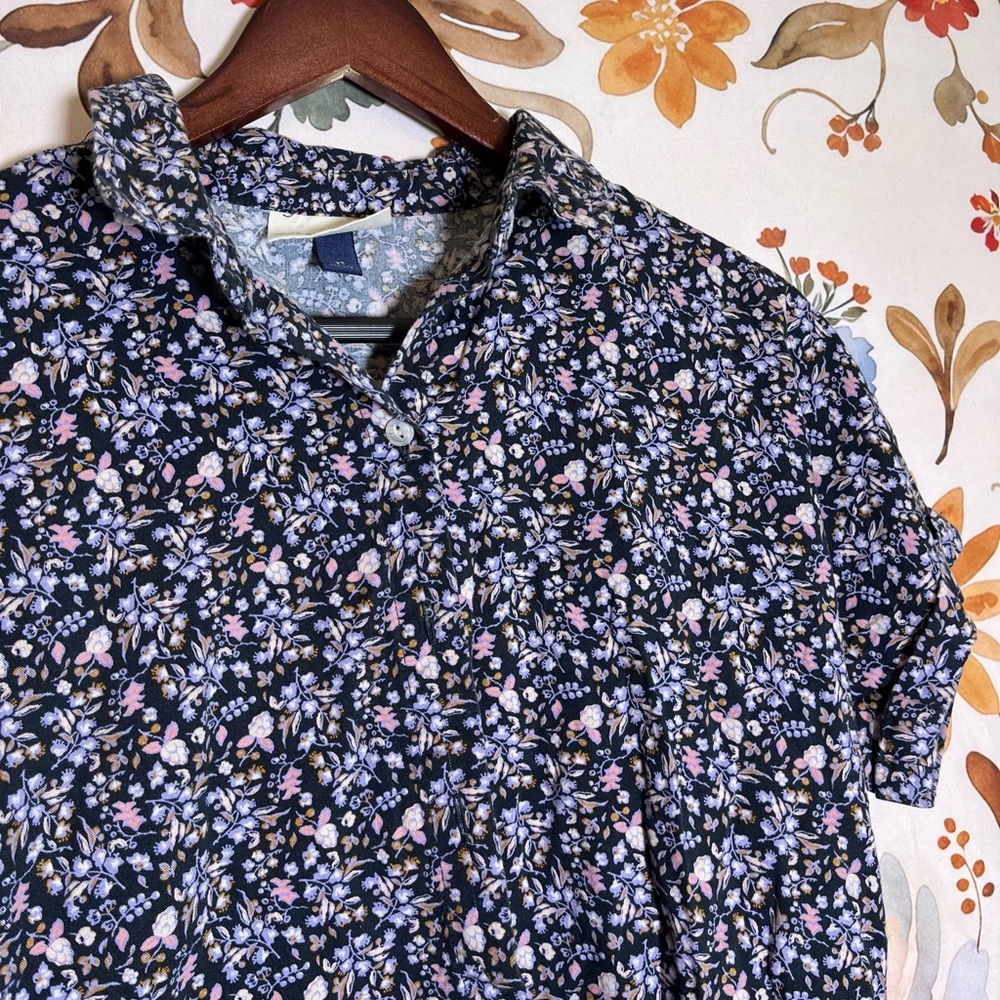 Universal Thread XS Purple Pink Maximal Floral Collar Button Shirt School Spring